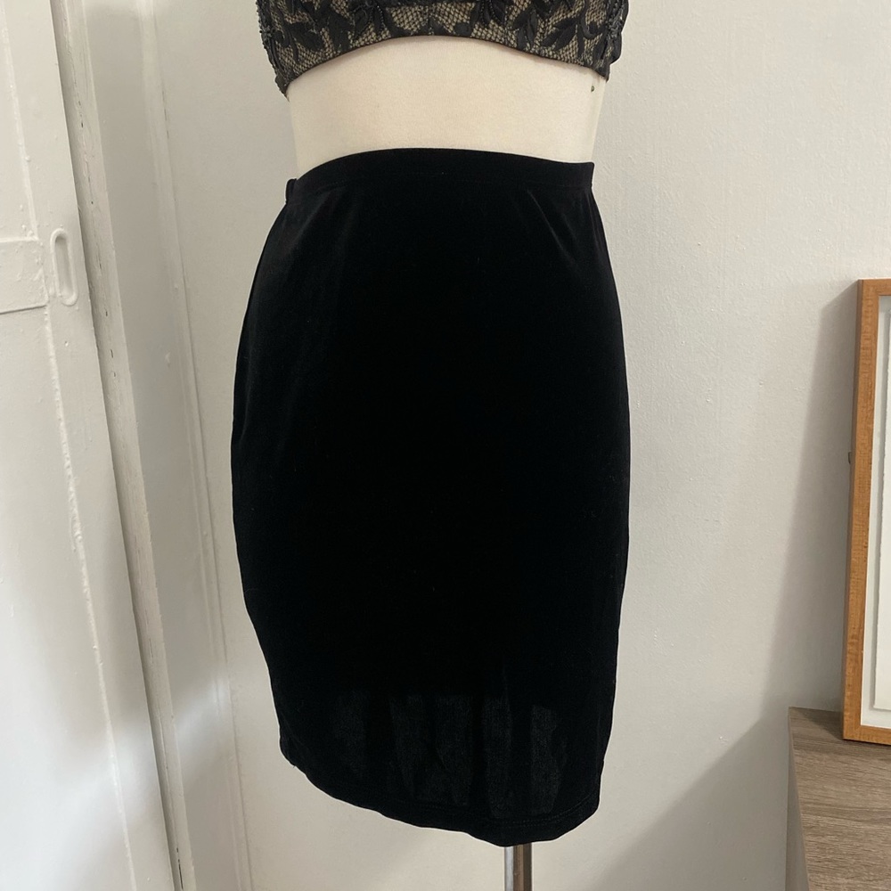 🔅NWOT🔅 Super Comfy Black Velvet Pencil Skirt 🖤